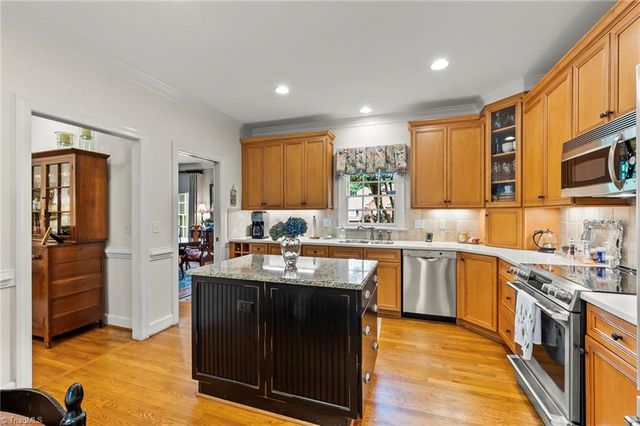 1457 Ridgemere Lane, Winston-salem, NC 27106