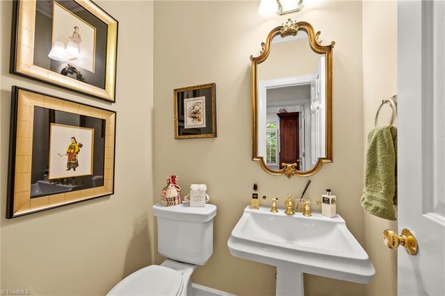1457 Ridgemere Lane, Winston-salem, NC 27106