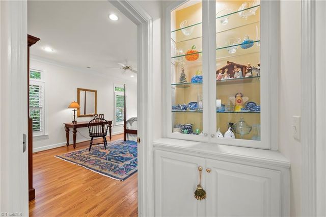 1457 Ridgemere Lane, Winston-salem, NC 27106