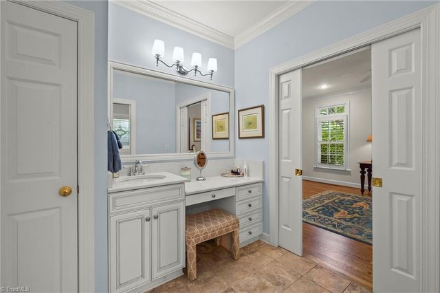 1457 Ridgemere Lane, Winston-salem, NC 27106