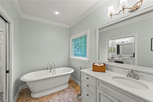 1457 Ridgemere Lane, Winston-salem, NC 27106