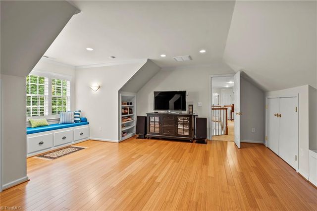 1457 Ridgemere Lane, Winston-salem, NC 27106