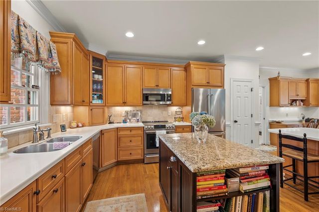 1457 Ridgemere Lane, Winston-salem, NC 27106