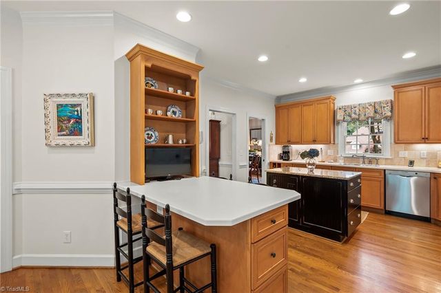 1457 Ridgemere Lane, Winston-salem, NC 27106