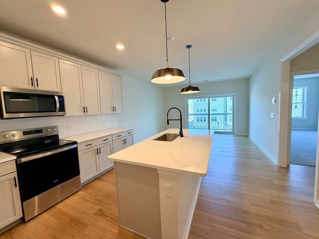 2 Codman Way 302, Westborough, MA 01581