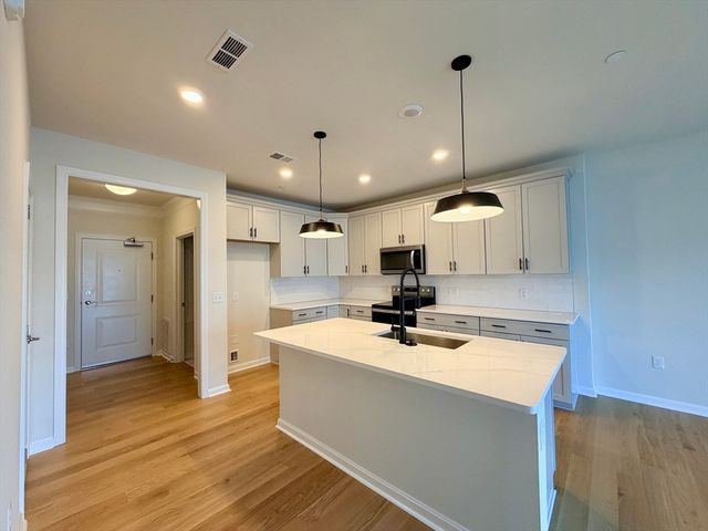 2 Codman Way 302, Westborough, MA 01581