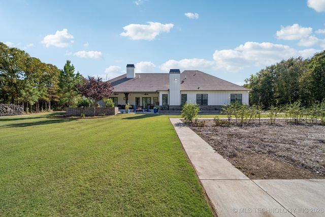 11319 Mary Knox Drive, Beggs, OK 74421