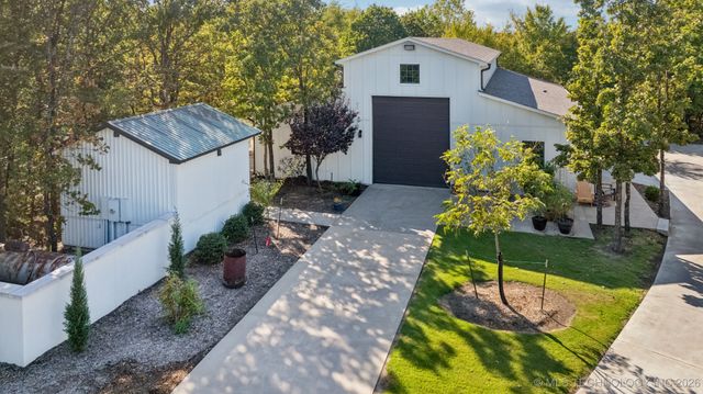 11319 Mary Knox Drive, Beggs, OK 74421