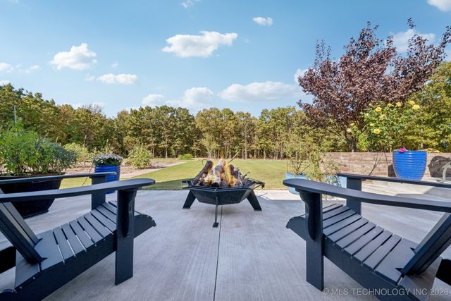 11319 Mary Knox Drive, Beggs, OK 74421
