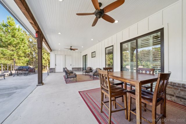 11319 Mary Knox Drive, Beggs, OK 74421