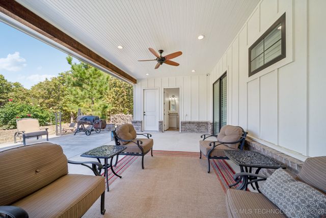 11319 Mary Knox Drive, Beggs, OK 74421