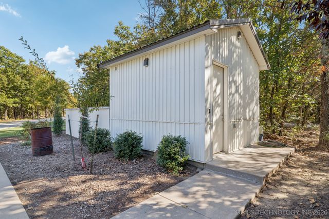 11319 Mary Knox Drive, Beggs, OK 74421