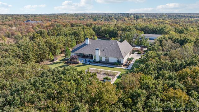 11319 Mary Knox Drive, Beggs, OK 74421