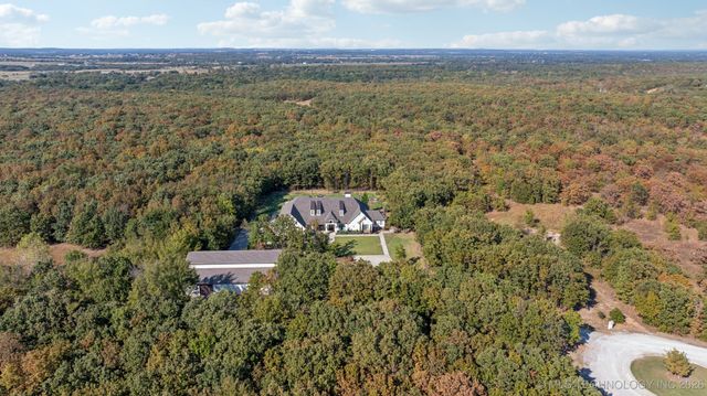 11319 Mary Knox Drive, Beggs, OK 74421
