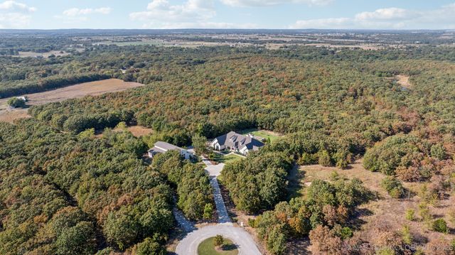 11319 Mary Knox Drive, Beggs, OK 74421