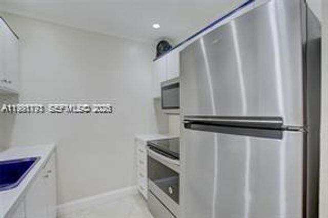 2020 NE 51st Ct 203, Fort Lauderdale, FL 33308