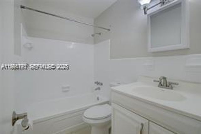 2020 NE 51st Ct 203, Fort Lauderdale, FL 33308