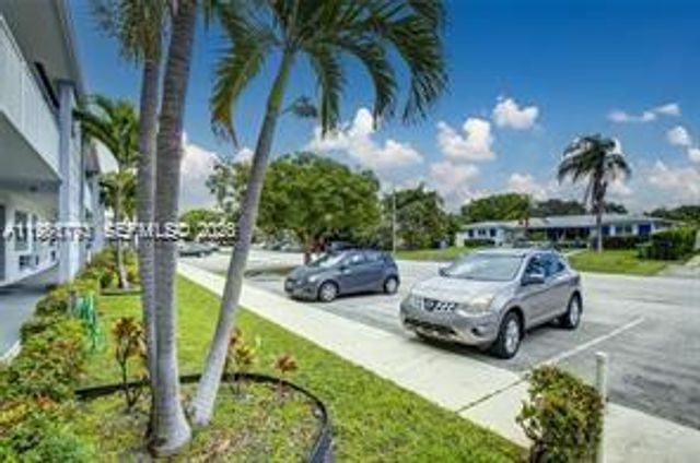 2020 NE 51st Ct 203, Fort Lauderdale, FL 33308