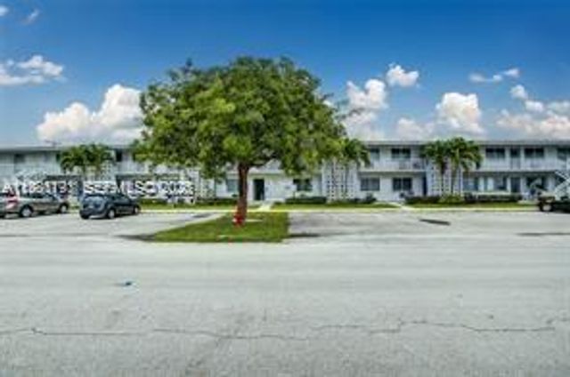 2020 NE 51st Ct 203, Fort Lauderdale, FL 33308