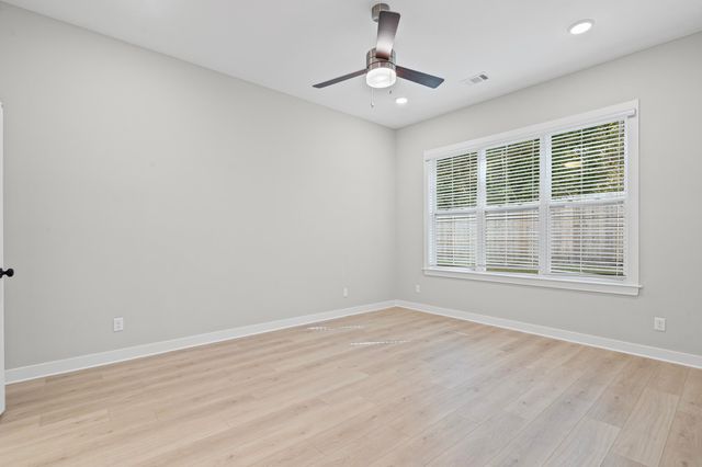 9911 DELPHINIUM DR N, Cordova, TN 38018