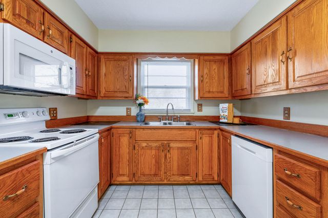 2609 W Brower Street, Springfield, MO 65802