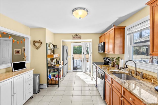 1534 12th Street, West Babylon, NY 11704