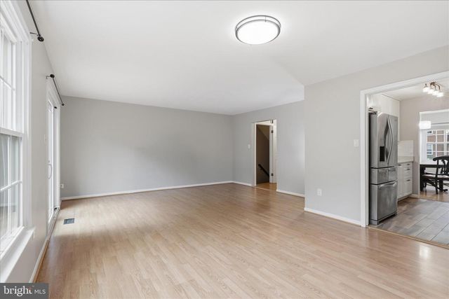 10256 FRIENDSHIP CT, Fairfax, VA 22032
