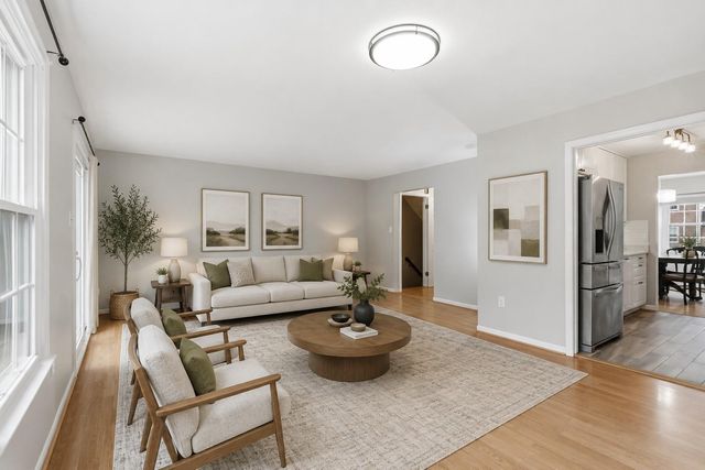 10256 FRIENDSHIP CT, Fairfax, VA 22032