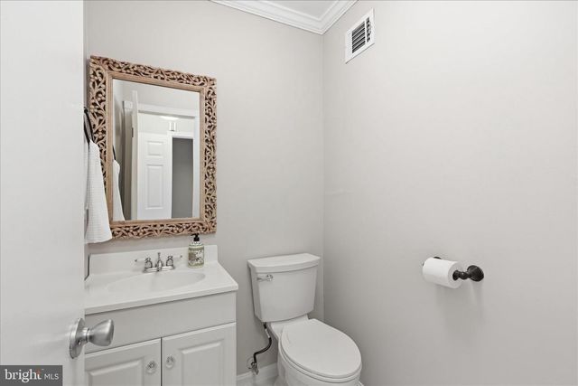 10256 FRIENDSHIP CT, Fairfax, VA 22032