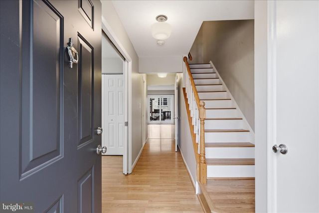 10256 FRIENDSHIP CT, Fairfax, VA 22032
