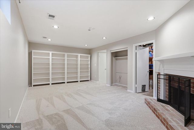 10256 FRIENDSHIP CT, Fairfax, VA 22032