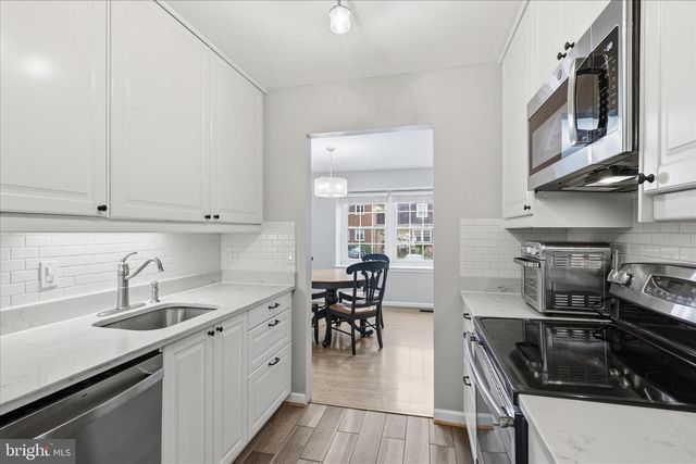 10256 FRIENDSHIP CT, Fairfax, VA 22032