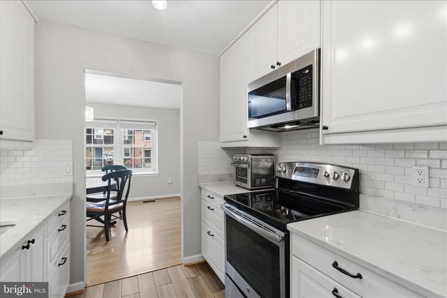 10256 FRIENDSHIP CT, Fairfax, VA 22032