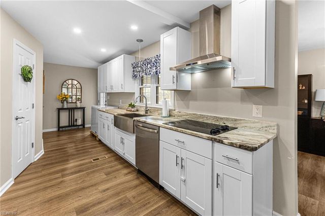 9 Terrace DR, Poquoson, VA 23662