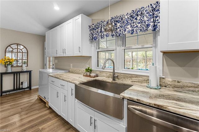 9 Terrace DR, Poquoson, VA 23662