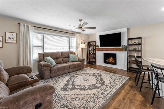 9 Terrace DR, Poquoson, VA 23662