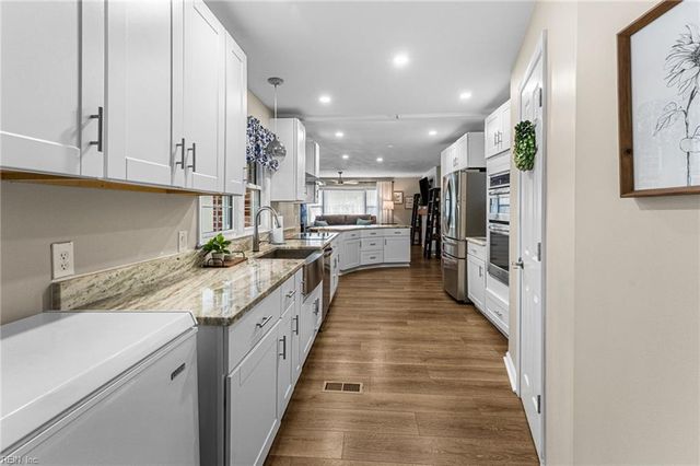 9 Terrace DR, Poquoson, VA 23662