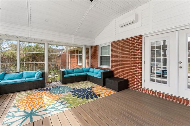 9 Terrace DR, Poquoson, VA 23662