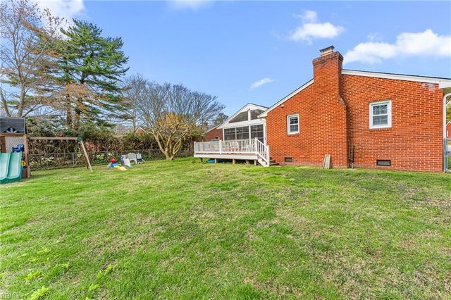 9 Terrace DR, Poquoson, VA 23662