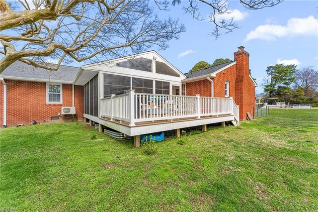 9 Terrace DR, Poquoson, VA 23662