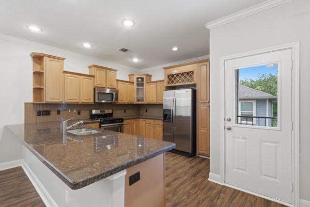2202 Colorado Street, Houston, TX 77007