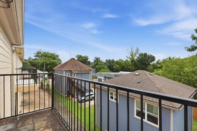 2202 Colorado Street, Houston, TX 77007