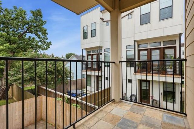 2202 Colorado Street, Houston, TX 77007