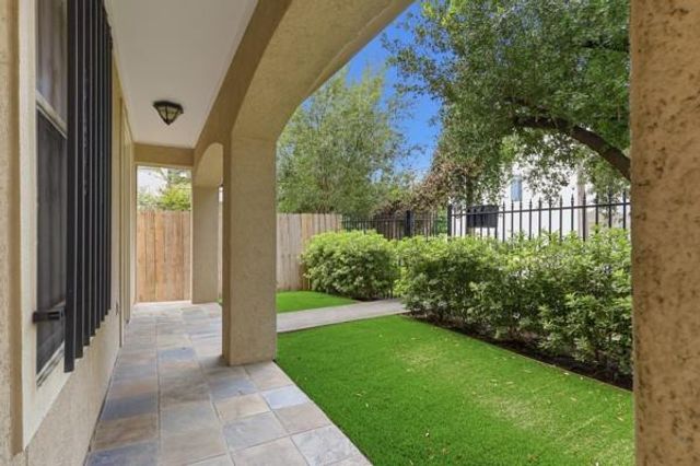 2202 Colorado Street, Houston, TX 77007