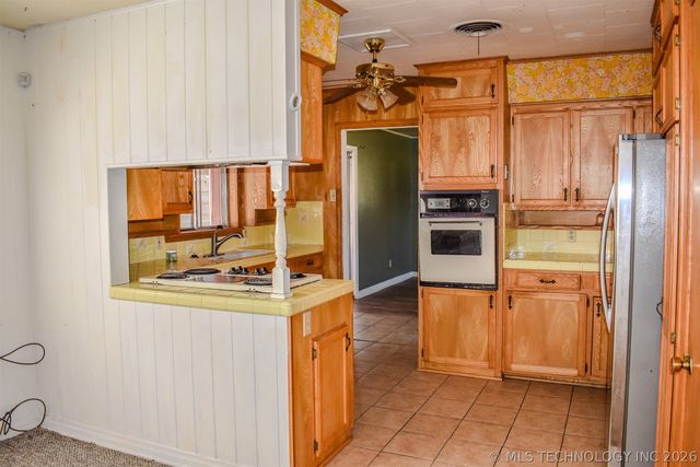 702 N 6th Street, Hugo, OK 74743