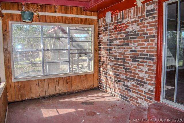 702 N 6th Street, Hugo, OK 74743