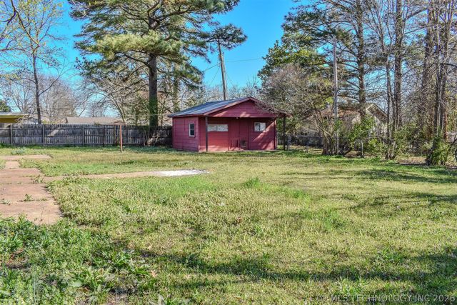 702 N 6th Street, Hugo, OK 74743