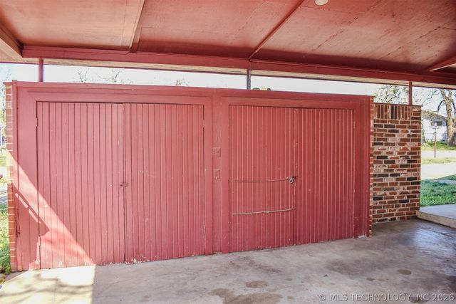 702 N 6th Street, Hugo, OK 74743