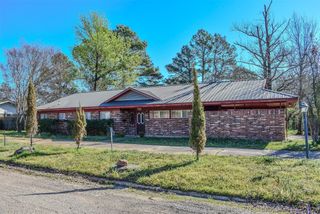 702 N 6th Street, Hugo, OK 74743