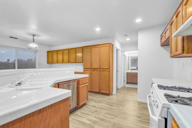 9033 Devon Crest Way, Elk Grove, CA 95624